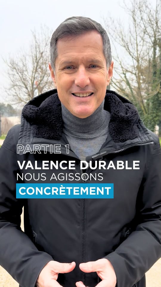 Valence durable : agir concrètement pour la nature, le climat et votre bien-être.
Avec nous, l’écologie, c’est celle du quotidien :
Celle qui agit, qui rassemble — pas celle qui punit ou oppose.
🌳 12 000 arbres plantés en 6 ans : des îlots de fraîcheur partout en ville
🌿 357 ha d’espaces verts + 300 ha rendus à la nature et à l’agriculture
🌍 –54 % d’émissions de gaz à effet de serre & 50 % d’énergie renouvelable
🏆 Place Dunkerque primée pour son adaptation au changement climatique
👶 700 arbres offerts aux nouveaux parents, 17 jardins familiaux, permis de jardiner
et aussi végétalisation des cours d’école, éclaire LED,  bus à énergie propre, rénovation énergétique des bâtiments…
À Valence, l’écologie est concrète, citoyenne et bénéfique pour tous